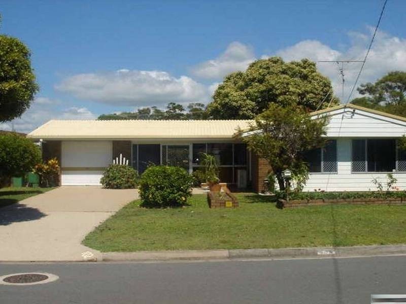 102 Taylor Ave, Golden Beach QLD 4551