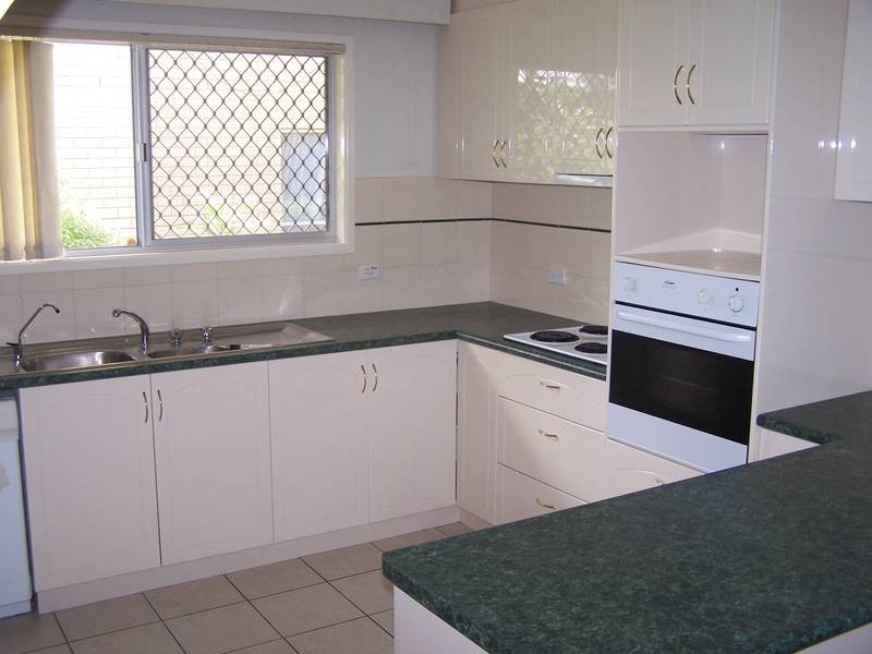 102 Taylor Ave, Golden Beach QLD 4551