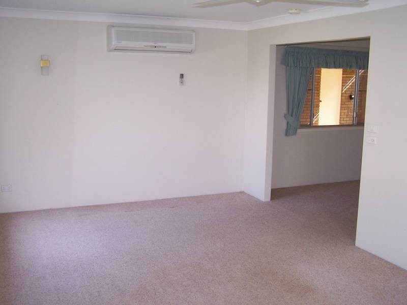 102 Taylor Ave, Golden Beach QLD 4551