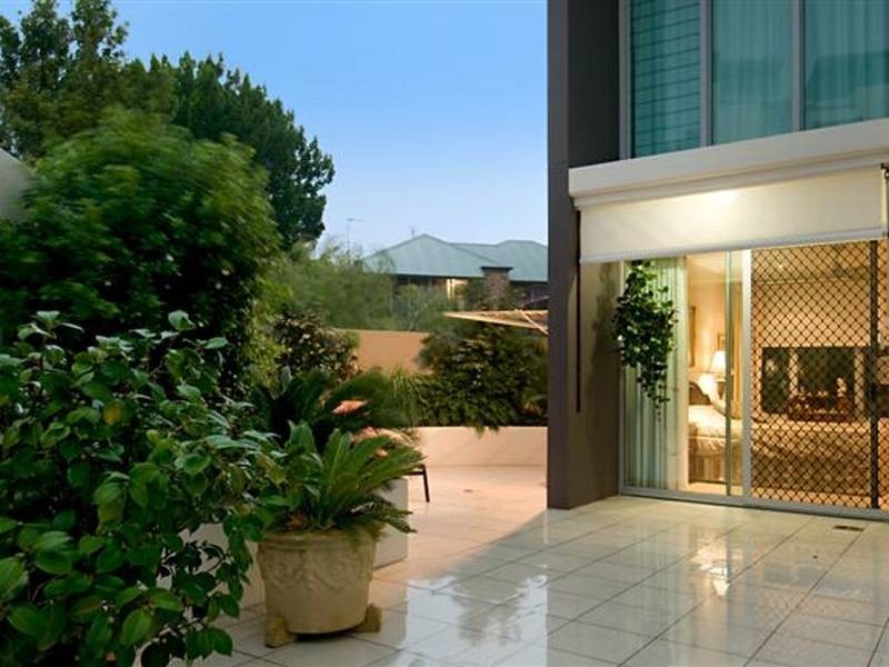 2/93 Landsborough Parade, Golden Beach QLD 4551