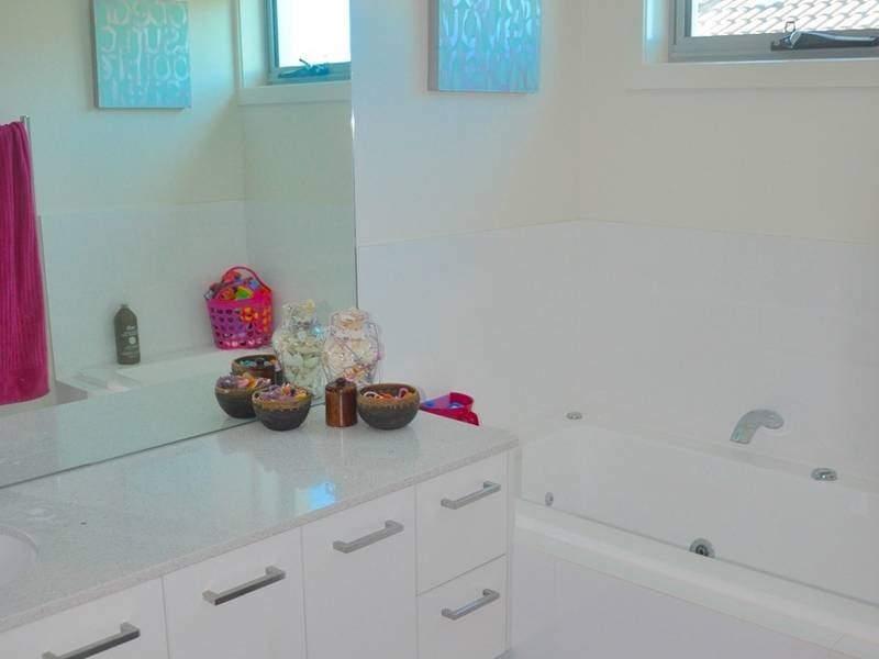 10 Westholme Circuit, Pelican Waters QLD 4551