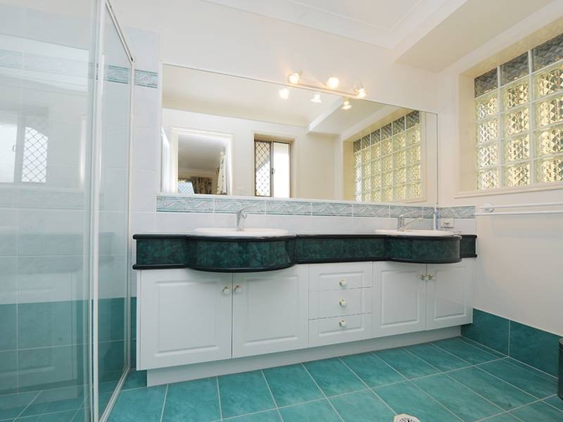 1 Gillingham Place, Pelican Waters QLD 4551