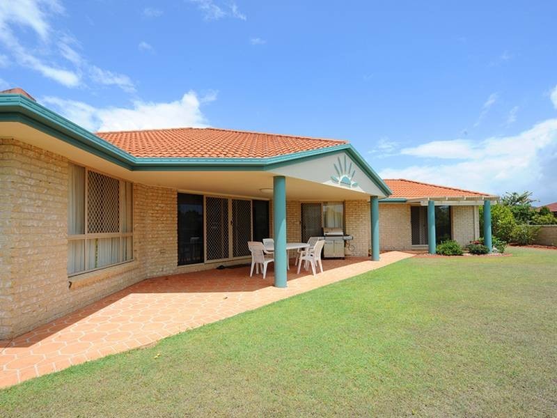 1 Gillingham Place, Pelican Waters QLD 4551