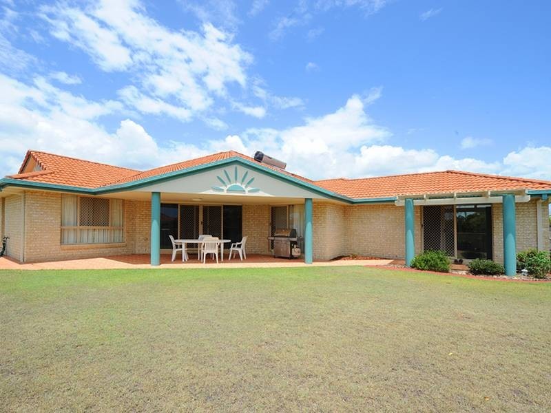 1 Gillingham Place, Pelican Waters QLD 4551