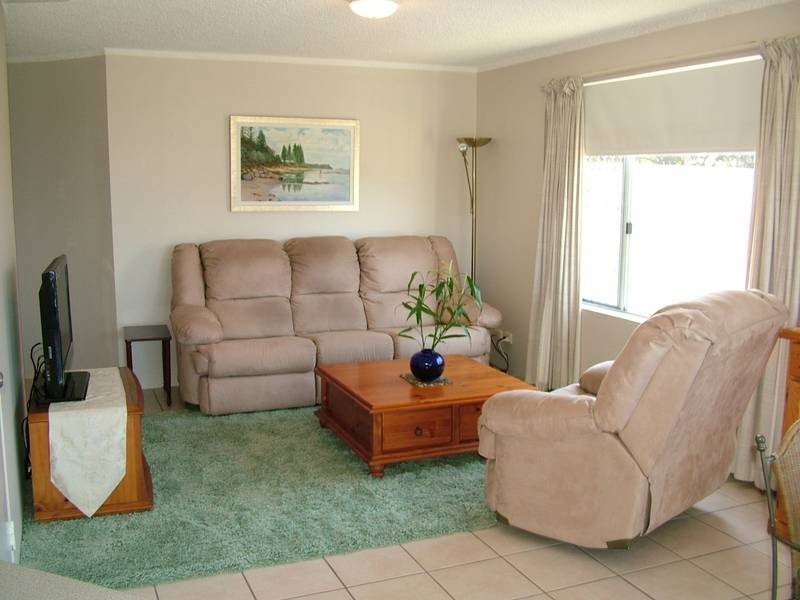 2/58 Golden Beach Esplanade, Golden Beach QLD 4551