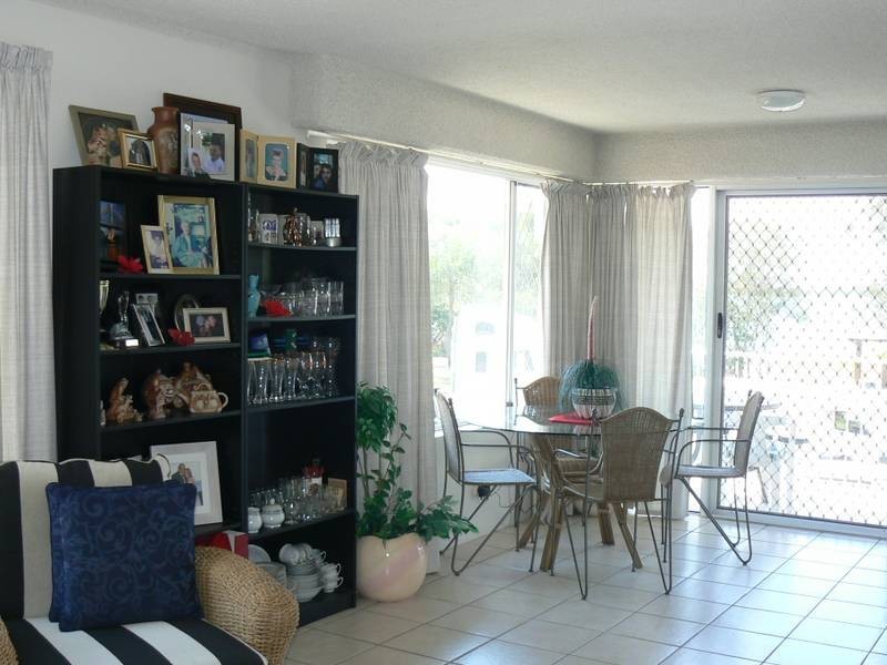 2/58 Golden Beach Esplanade, Golden Beach QLD 4551