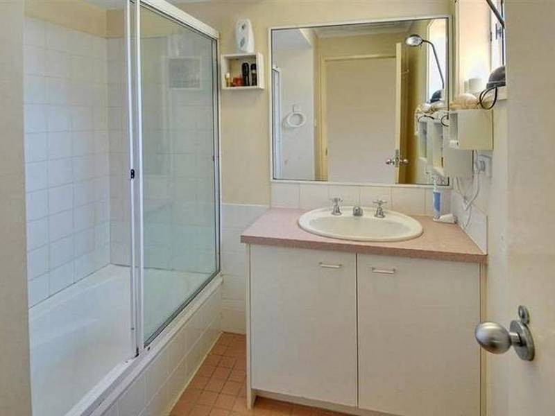 15/2 Landsborough Parade, Golden Beach QLD 4551