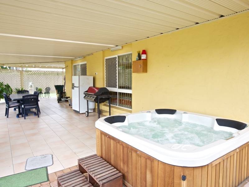 32 Sir Joseph Banks Drive, Pelican Waters QLD 4551