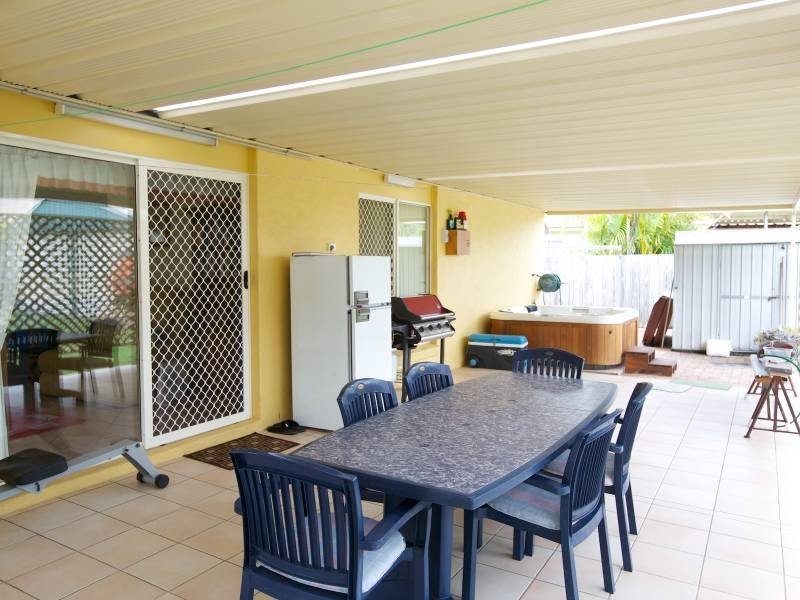 32 Sir Joseph Banks Drive, Pelican Waters QLD 4551