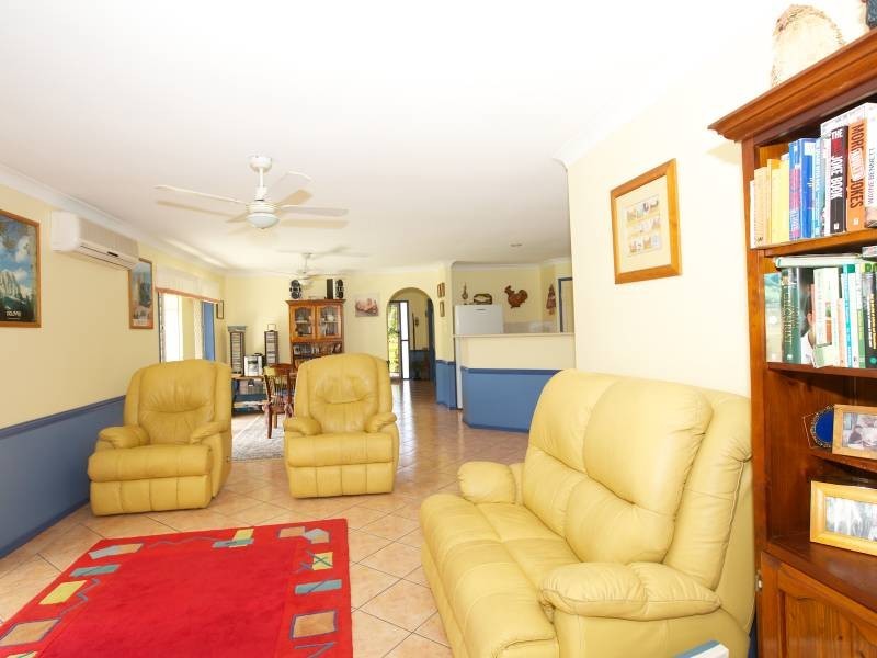 32 Sir Joseph Banks Drive, Pelican Waters QLD 4551