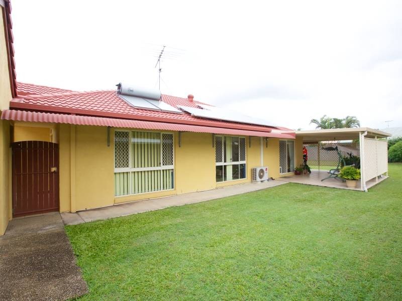 32 Sir Joseph Banks Drive, Pelican Waters QLD 4551