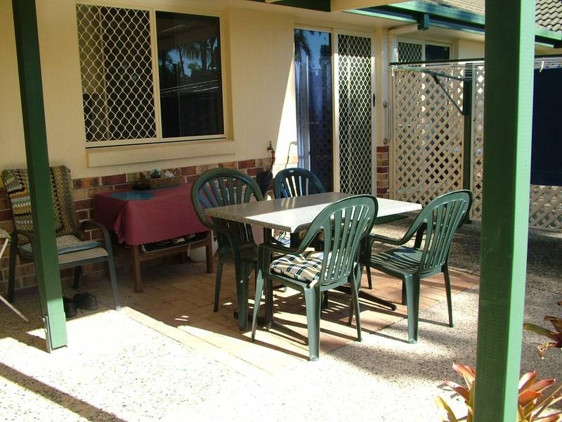 3/2 North Street, Golden Beach QLD 4551