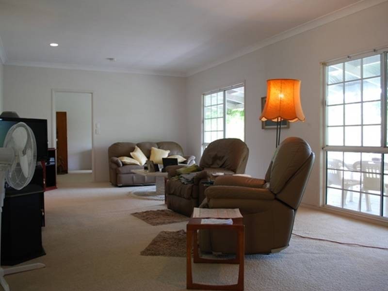 32 Suzen Court, Mooloolah Valley QLD 4553