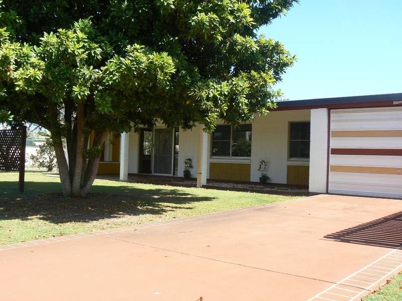 39 Montgomery Crescent, Golden Beach QLD 4551