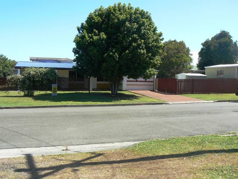 39 Montgomery Crescent, Golden Beach QLD 4551