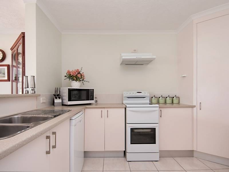 1/20 Warne Terrace, Kings Beach QLD 4551