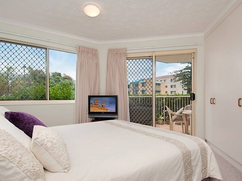 1/20 Warne Terrace, Kings Beach QLD 4551