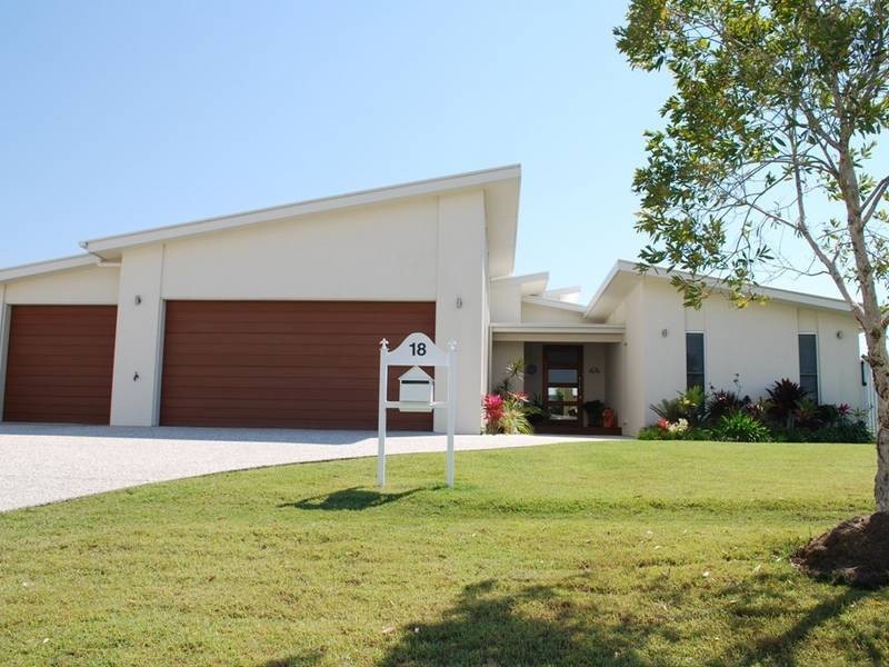 18 Bellanboe Circuit, Pelican Waters QLD 4551