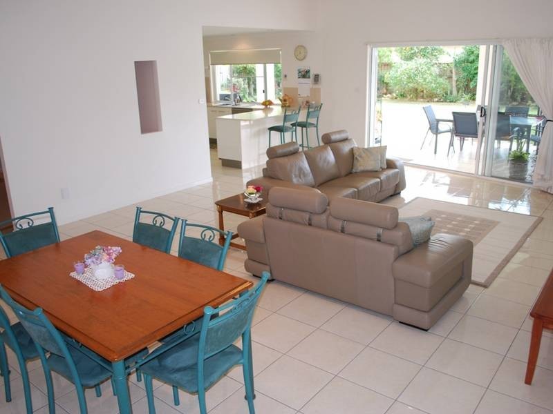 18 Bellanboe Circuit, Pelican Waters QLD 4551