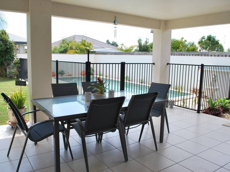 18 Bellanboe Circuit, Pelican Waters QLD 4551