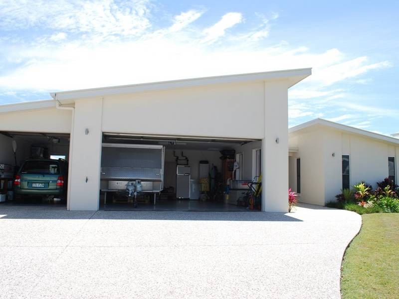 18 Bellanboe Circuit, Pelican Waters QLD 4551