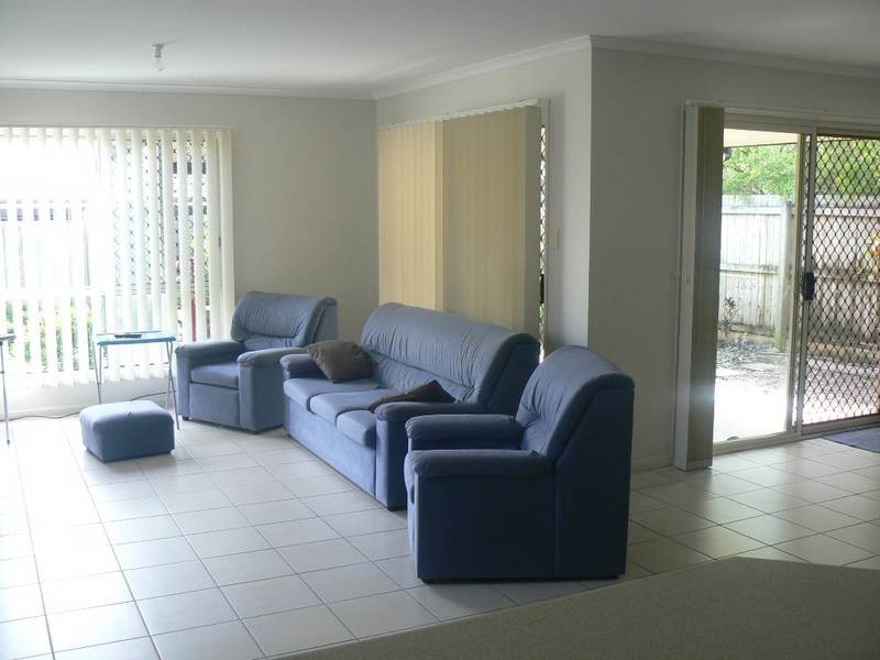 8 Monserrat Cres, Caloundra West QLD 4551