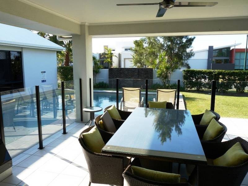 1 Columba Place, Pelican Waters QLD 4551