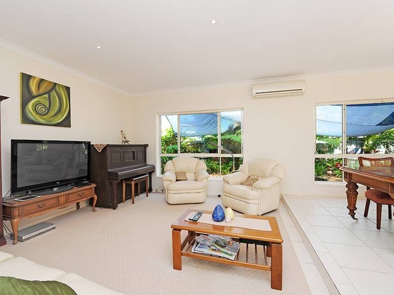 6 Finnegan Place, Pelican Waters QLD 4551