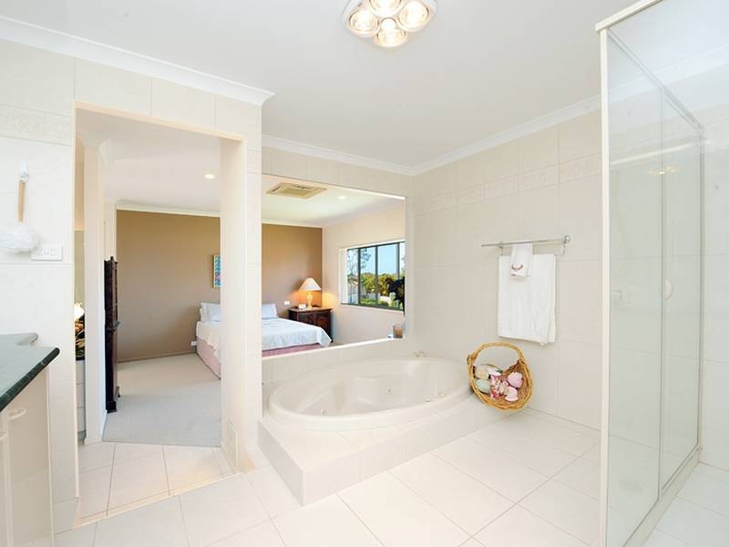 6 Finnegan Place, Pelican Waters QLD 4551