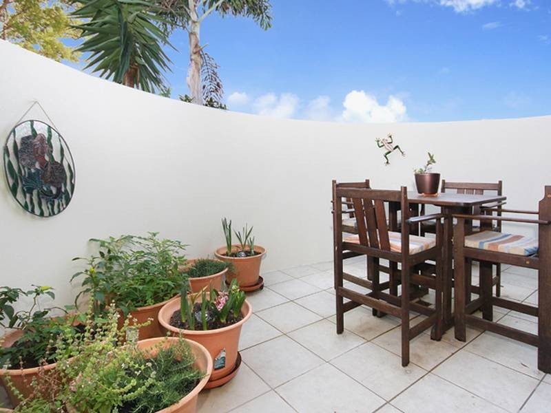 1/93 Landsborough Parade, Golden Beach QLD 4551