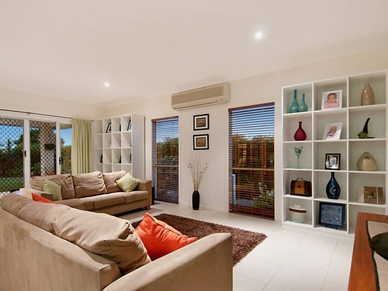 10 Pembroke Avenue, Pelican Waters QLD 4551