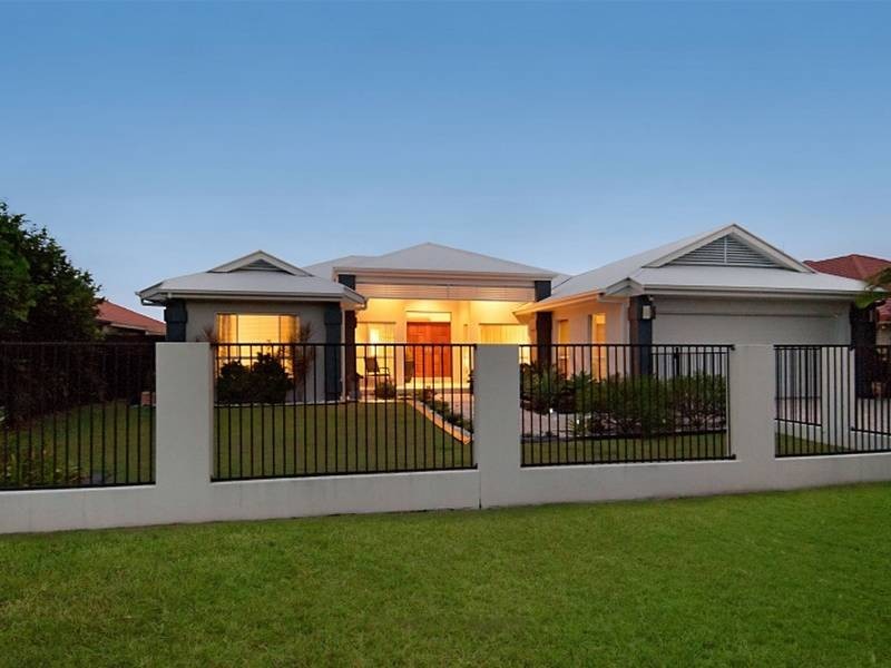 10 Pembroke Avenue, Pelican Waters QLD 4551