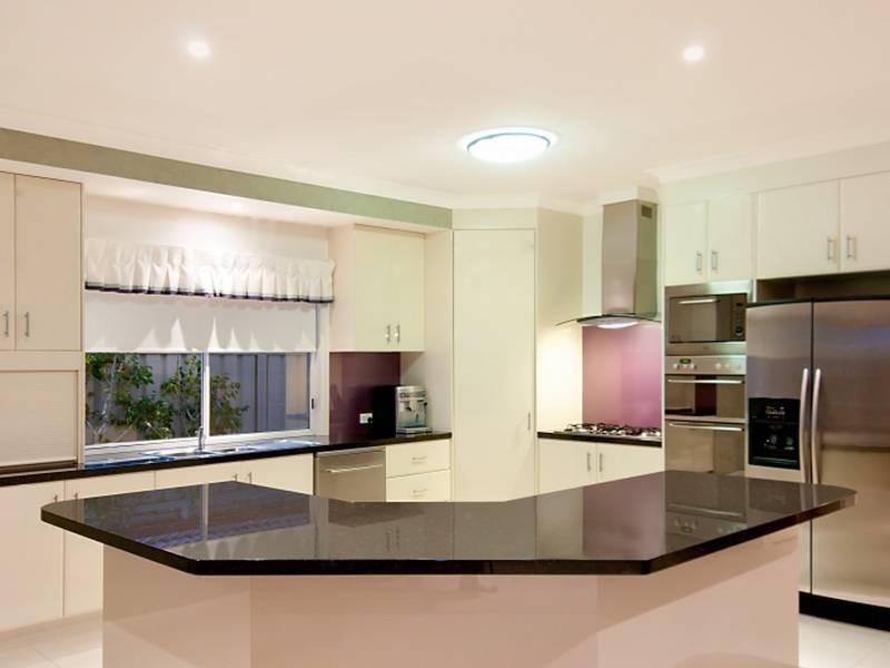 10 Pembroke Avenue, Pelican Waters QLD 4551