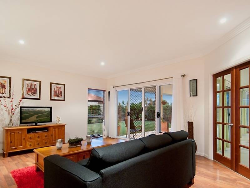 10 Pembroke Avenue, Pelican Waters QLD 4551