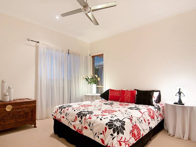 10 Pembroke Avenue, Pelican Waters QLD 4551