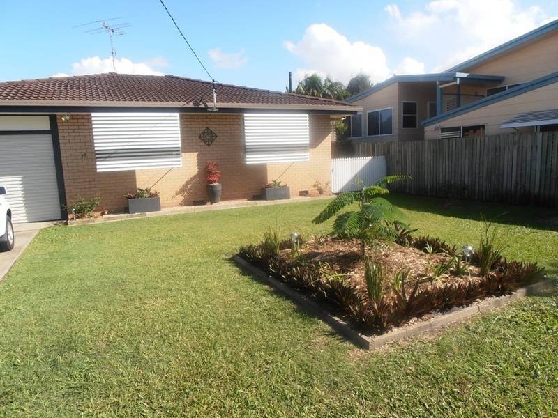 19 Montgomery Cres, Golden Beach QLD 4551