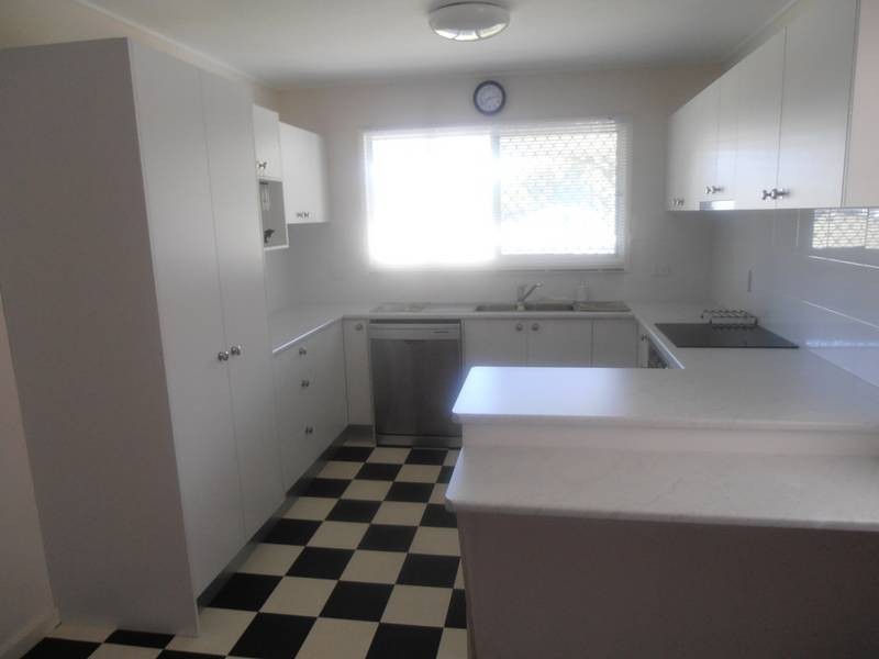 19 Montgomery Cres, Golden Beach QLD 4551