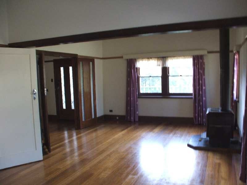 10 Baker Street, Cockatoo VIC 3781