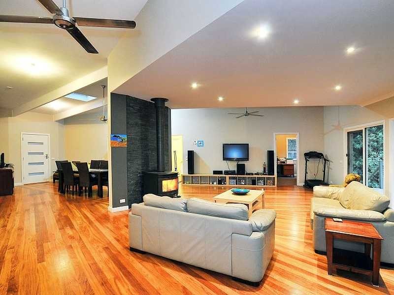 1 Rainy Hill Road, Cockatoo VIC 3781