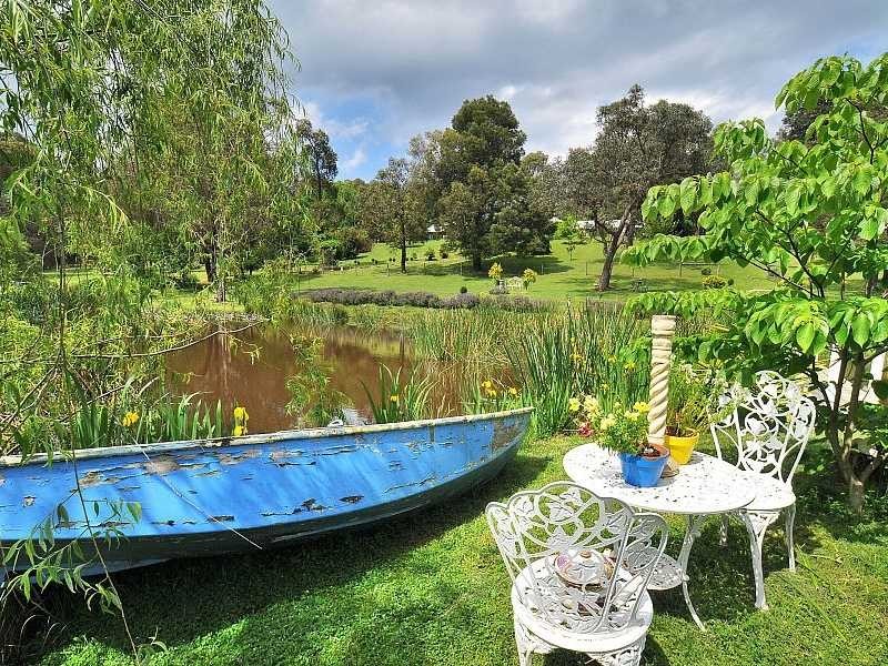 13 Cherry Road, Macclesfield VIC 3782