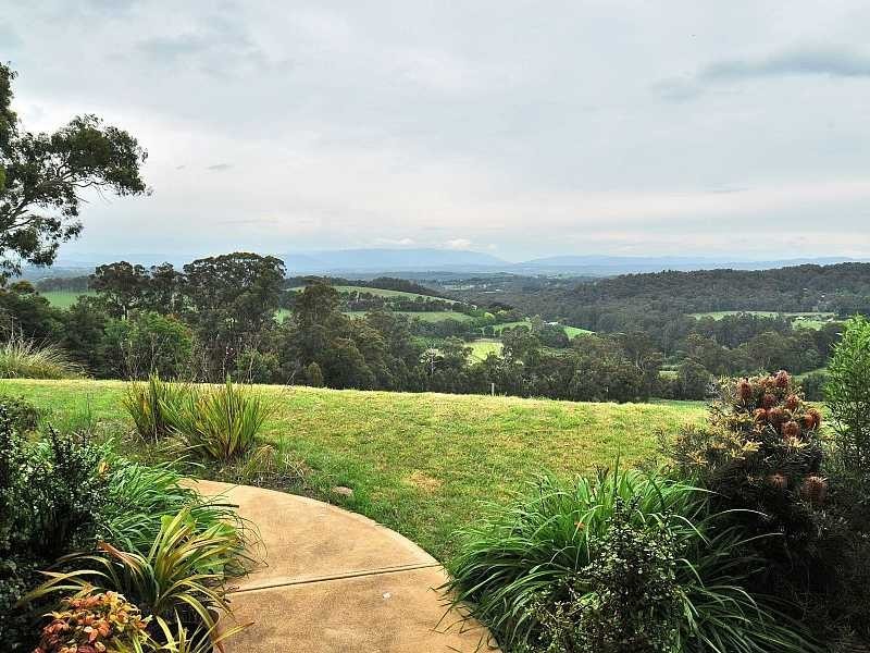53 Ridge Road East, Emerald VIC 3782