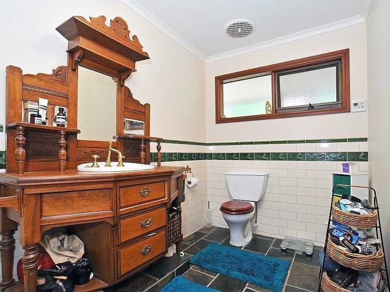 49 Fernglade Drive, Emerald VIC 3782