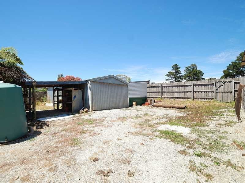 4 Heroes Avenue, Gembrook VIC 3783