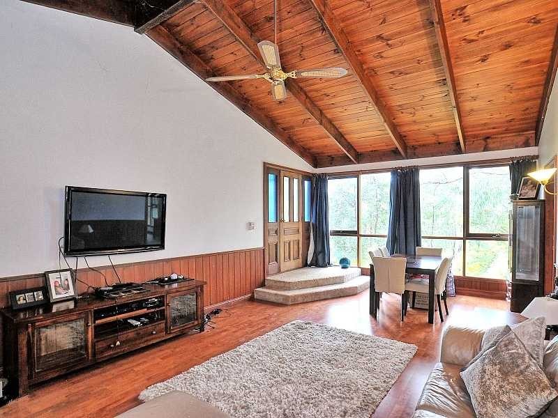 31 Seaview Road, Cockatoo VIC 3781