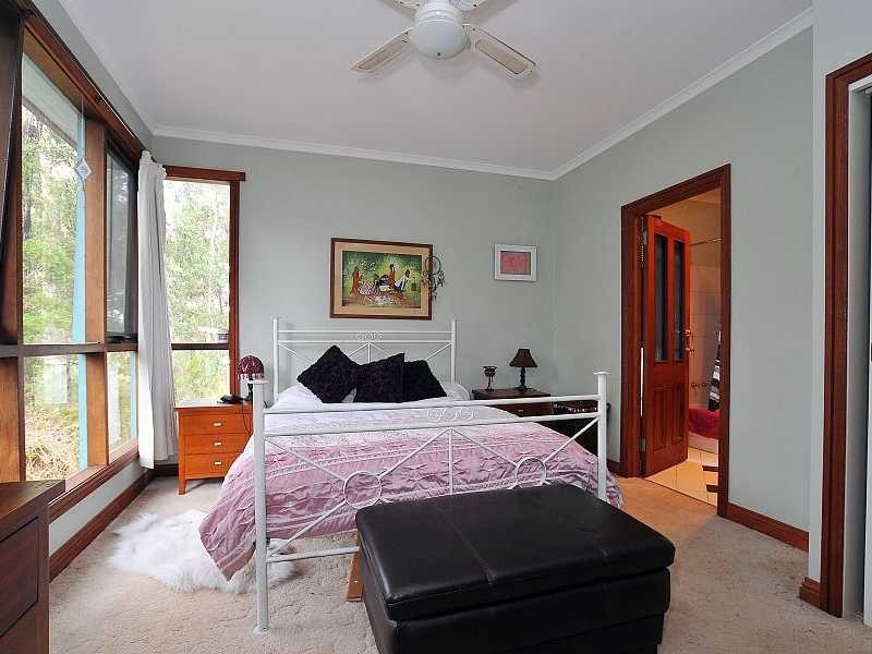 31 Seaview Road, Cockatoo VIC 3781