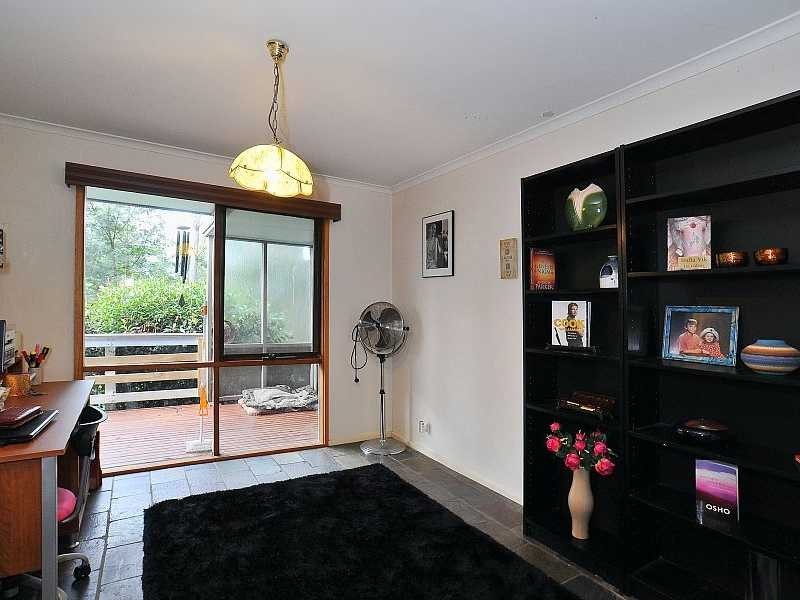 31 Seaview Road, Cockatoo VIC 3781