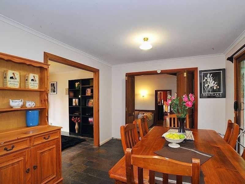 31 Seaview Road, Cockatoo VIC 3781