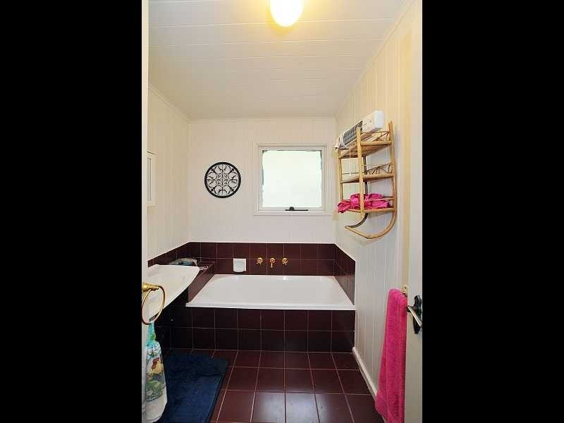 31 Seaview Road, Cockatoo VIC 3781