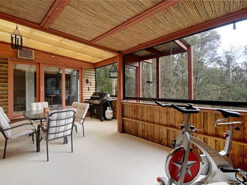 4 Hillcrest Court, Cockatoo VIC 3781