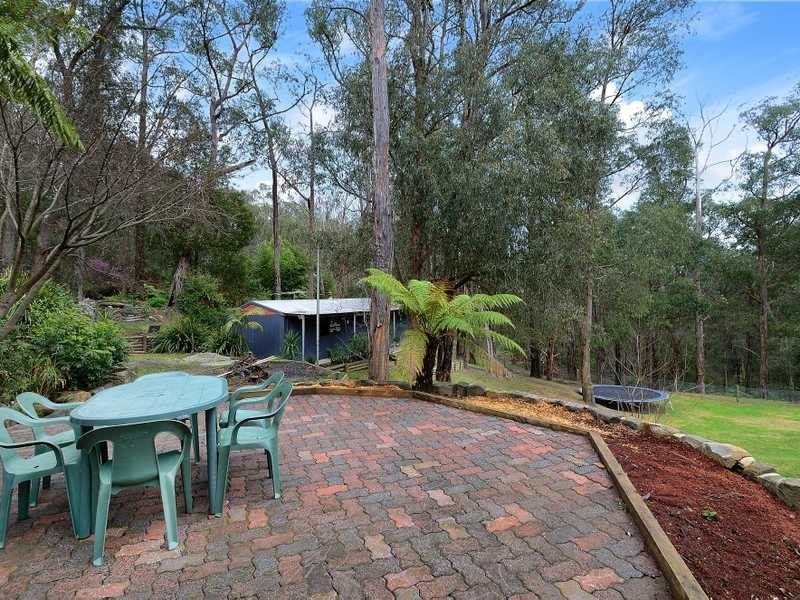 4 Hillcrest Court, Cockatoo VIC 3781